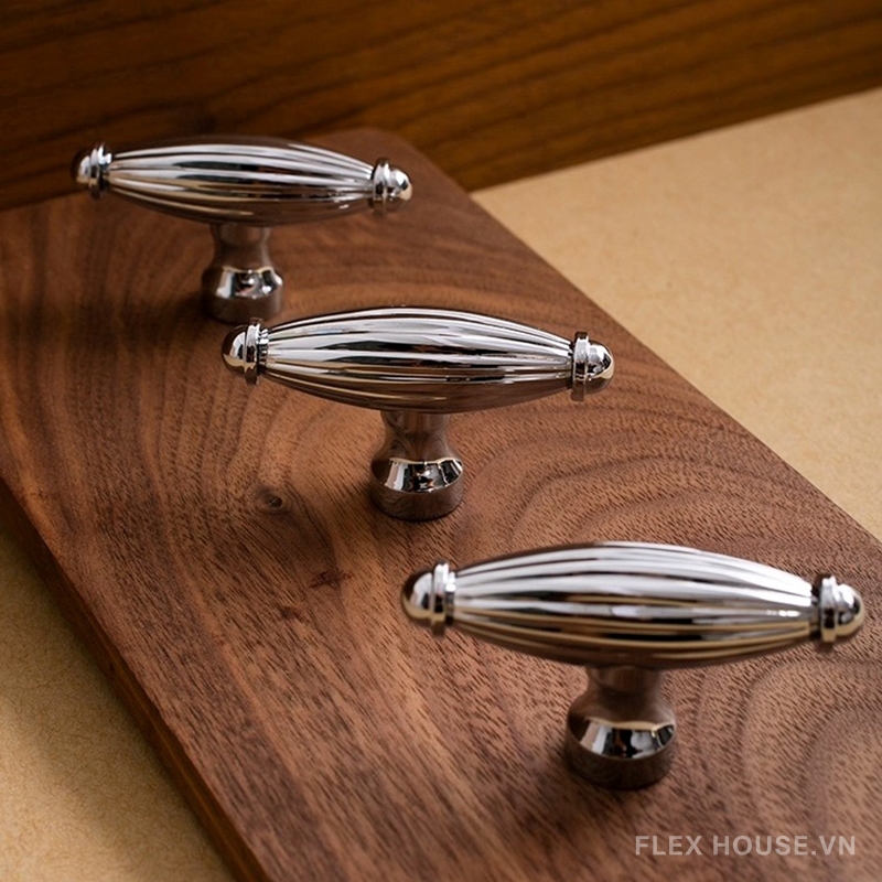 Núm tay nắm tủ đồng dáng con thoi cổ điển JYJ565 16