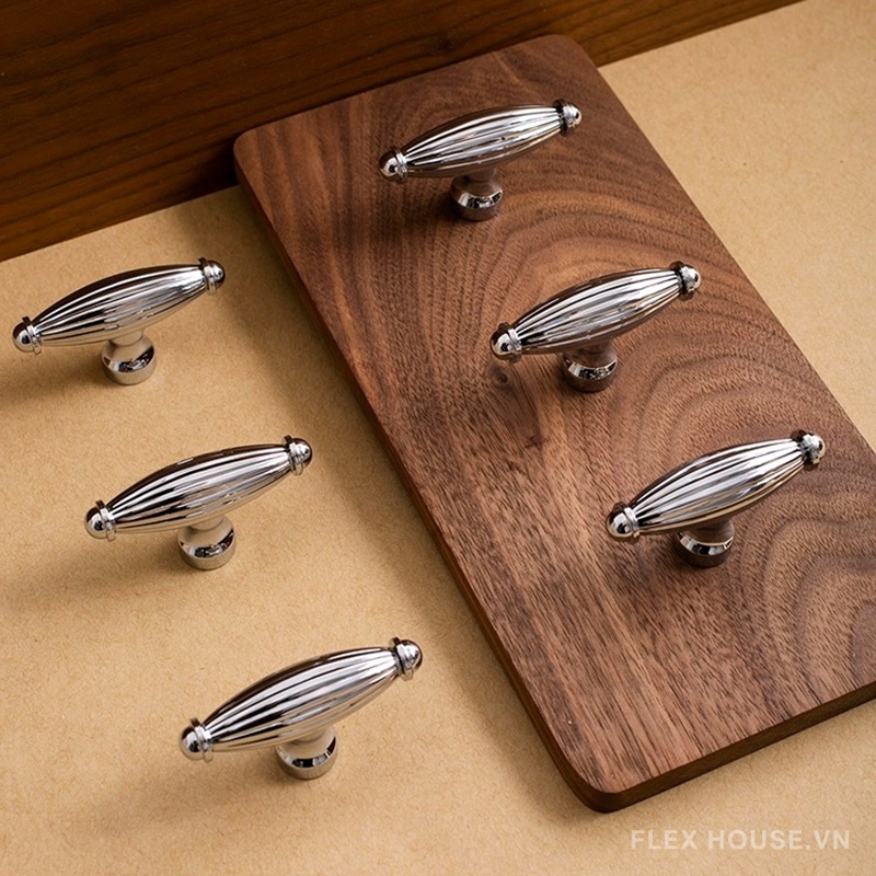 Núm tay nắm tủ đồng dáng con thoi cổ điển JYJ565 15