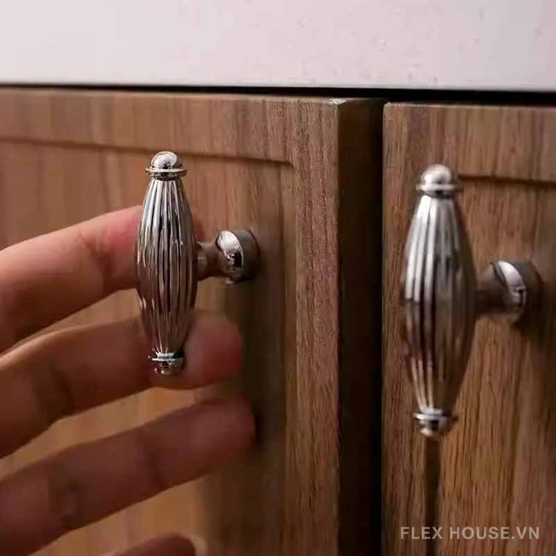 Núm tay nắm tủ đồng dáng con thoi cổ điển JYJ565 14