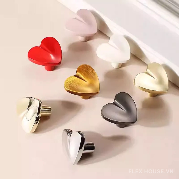 Núm tay nắm tủ hợp kim hình trái tim sắc màu VTR597 (1) Núm tay nắm tủ hợp kim hình trái tim sắc màu VTR597 1