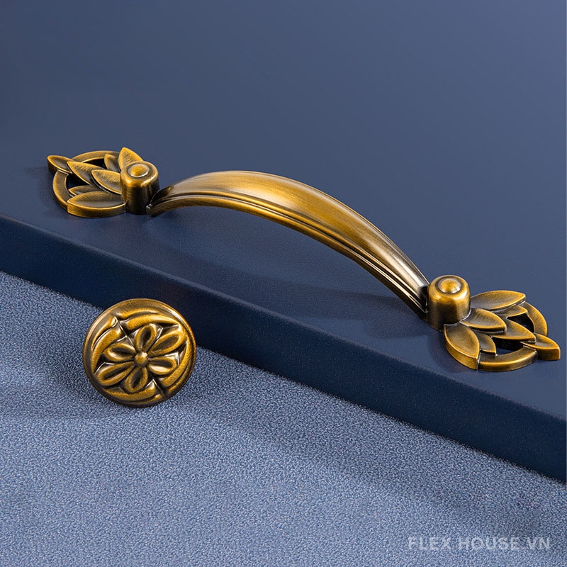 Tay nắm cánh tủ hợp kim châu Âu Retro HJ786 (4) Tay nắm cánh tủ hợp kim châu Âu Retro HJ786 1