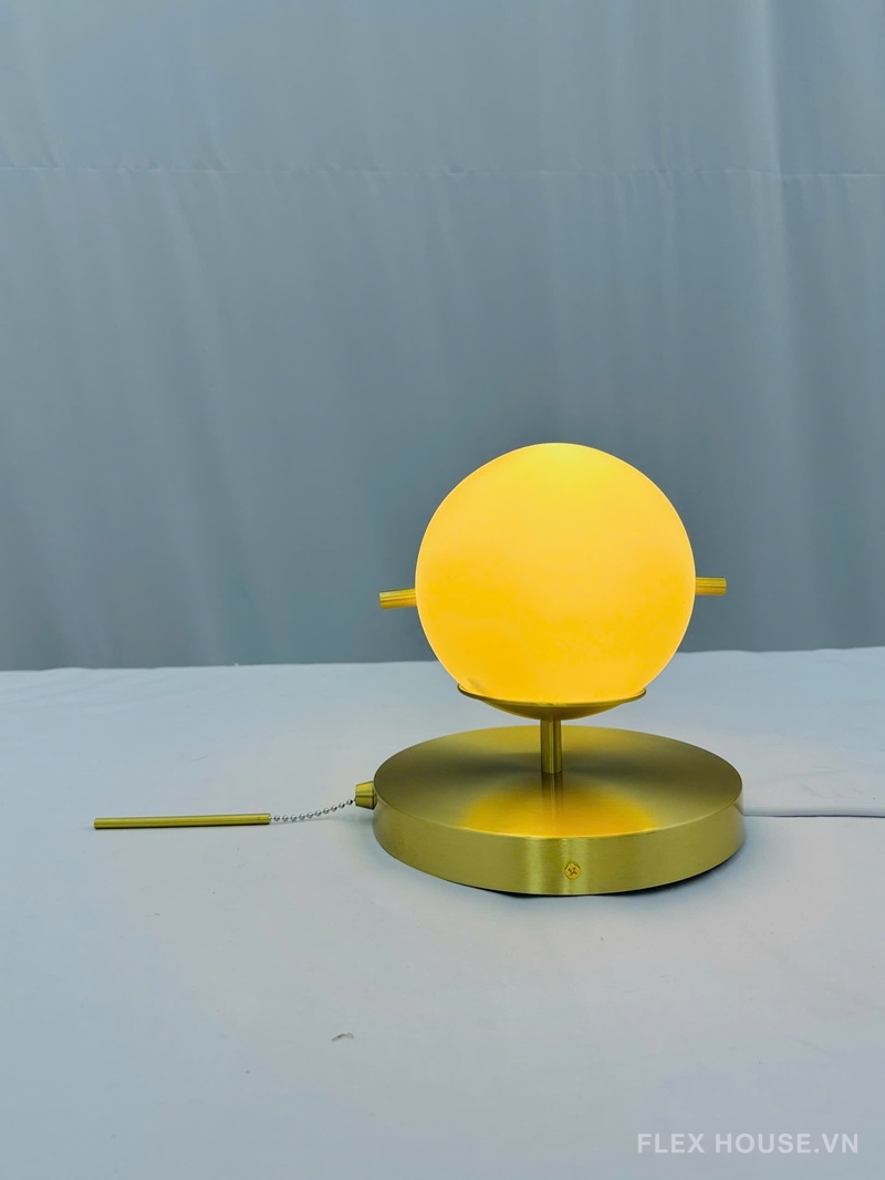 Đèn gắn tường bằng đồng trang trí khách sạn VK134