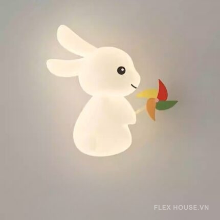 Đèn gắn tường phòng trẻ em bằng nhựa cao cấp QY-2556