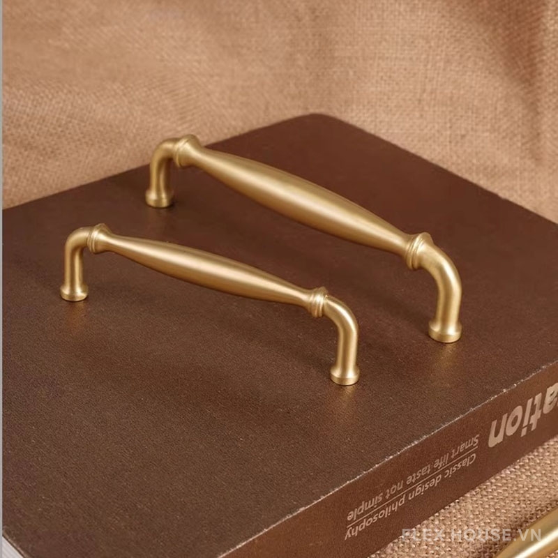 Tay nắm tủ đồng vàng phong cách châu Âu L3068 3 Tay nắm tủ đồng vàng phong cách châu Âu L3068 9