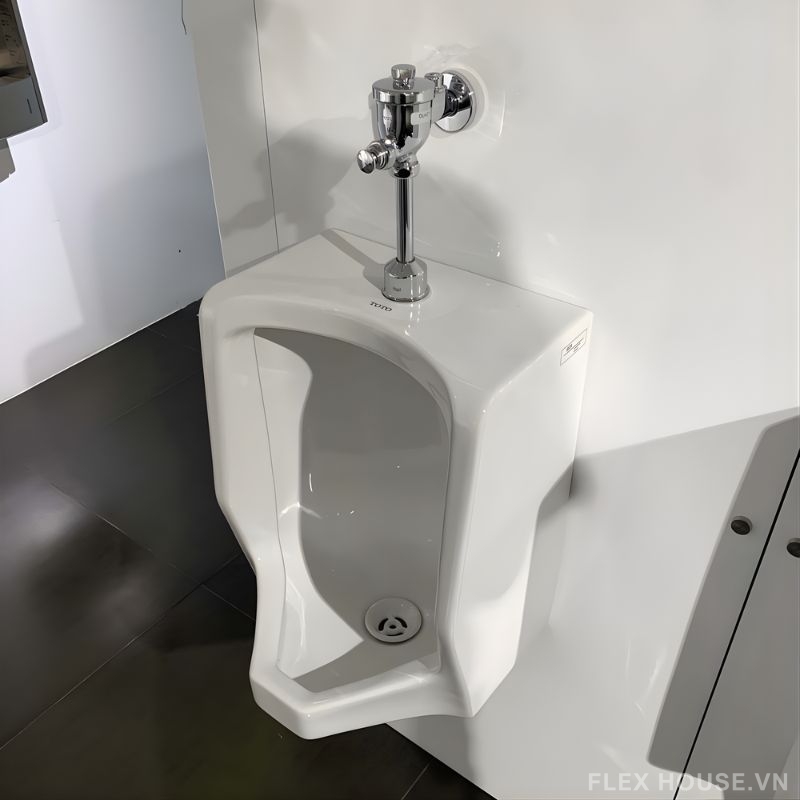 Bồn tiểu nam treo tường tiện lợi TOTO UT57S 1 Bồn tiểu nam treo tường tiện lợi TOTO UT57S