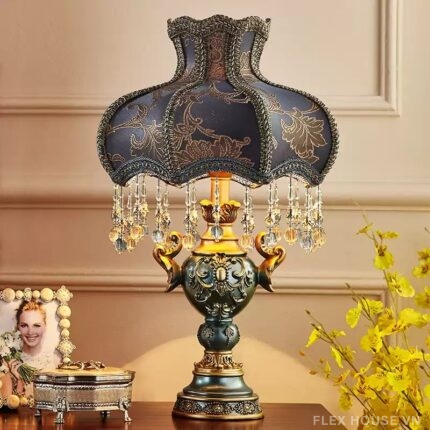 Đèn bàn phong cách châu Âu điển nhã cao cấp SRL4869