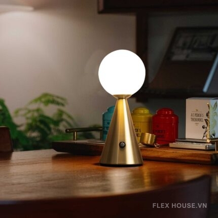 Đèn bàn phòng ngủ phong cách hậu hiện đại ZCG1124