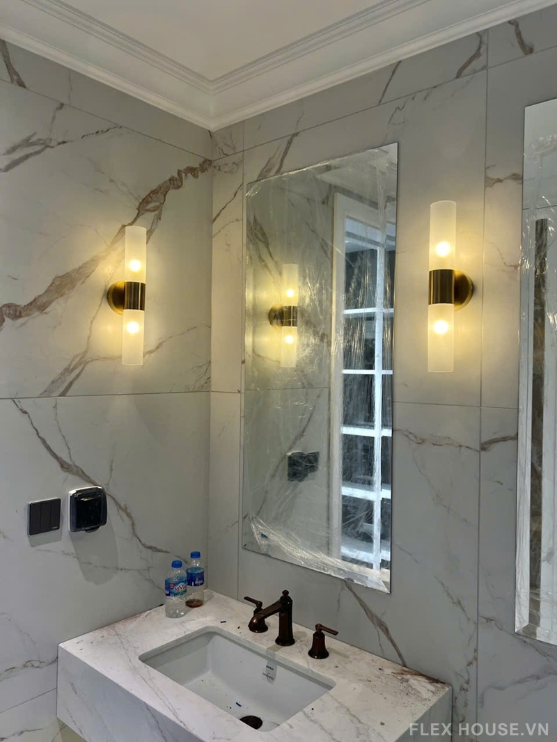 Đèn gắn tường thân đồng hai đầu đối xứng VK106 5 Đèn gắn tường thân đồng hai đầu đối xứng VK106