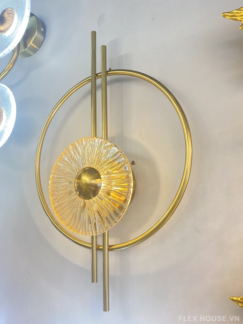 Đèn ốp tường thân hợp kim lá thủy tinh vàng trà VK121 3 Đèn ốp tường thân hợp kim lá thủy tinh vàng trà VK121