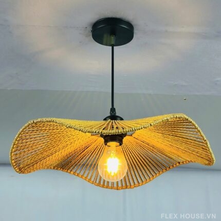 Đèn thả trần dáng lá sen đan xoè tự nhiên TTK208