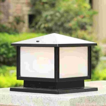 Đèn trụ cổng vuông chao kính khung kim loại DT29T300