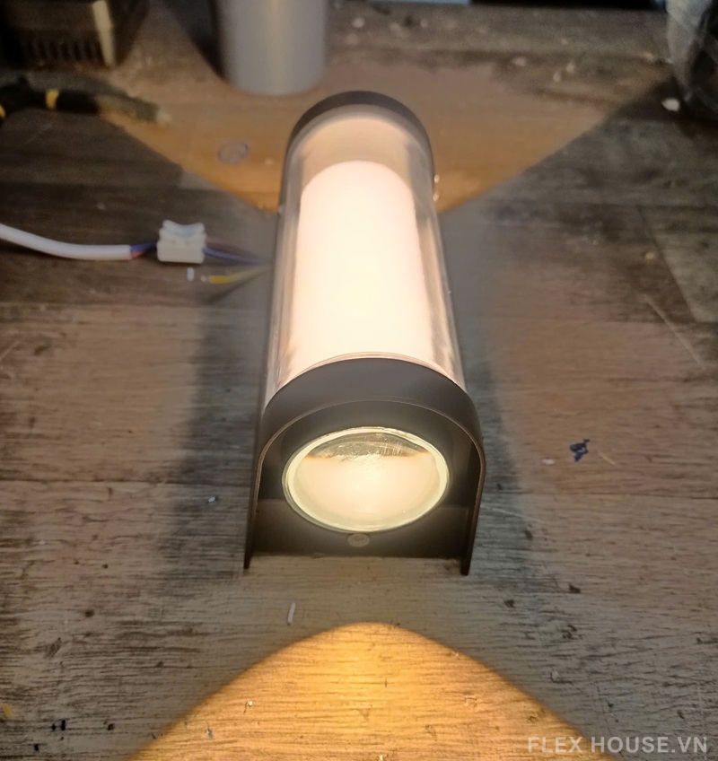 Đèn tường chiếu sáng cầu thang ban công VNT184 7 Đèn tường chiếu sáng cầu thang ban công VNT184