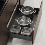 Giá xoong nồi 3 cạnh phẳng thép phủ nano Taura 92760