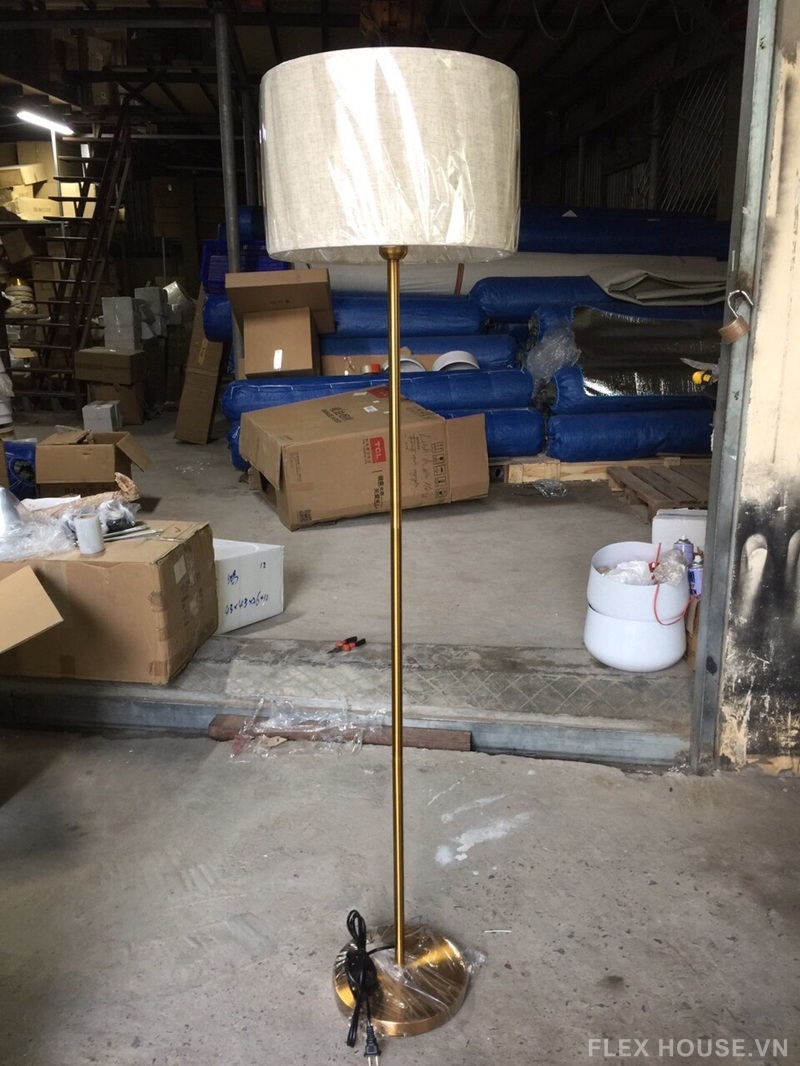 Đèn cây đứng hiện đại thân hợp kim chao vải DD3060 3 Đèn cây đứng hiện đại thân hợp kim chao vải DD3060