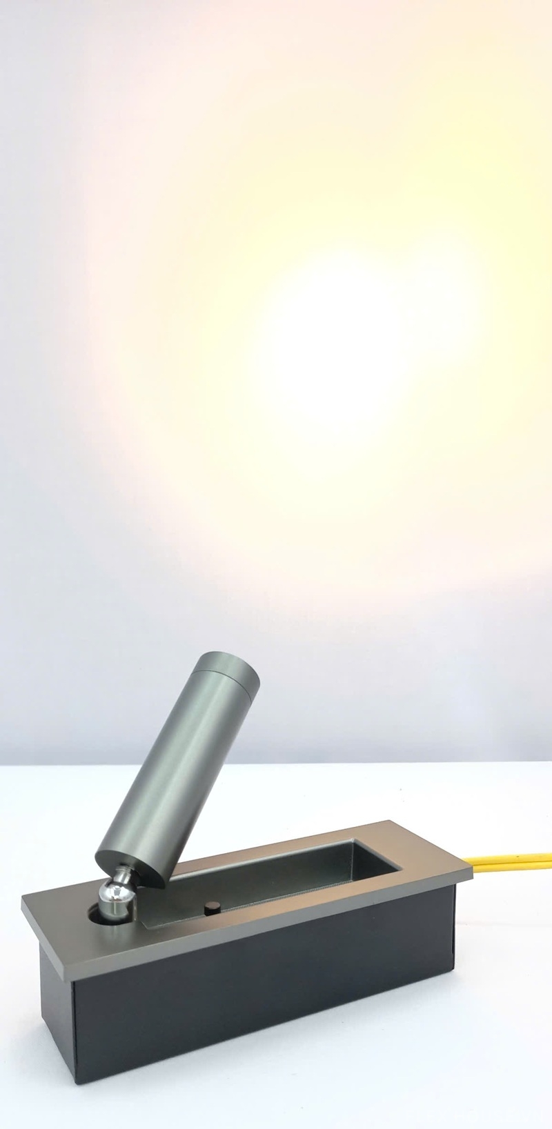 Đèn tường rọi gương âm vách điều chỉnh góc chiếu VRT24 15 Đèn tường rọi gương âm vách điều chỉnh góc chiếu VRT24