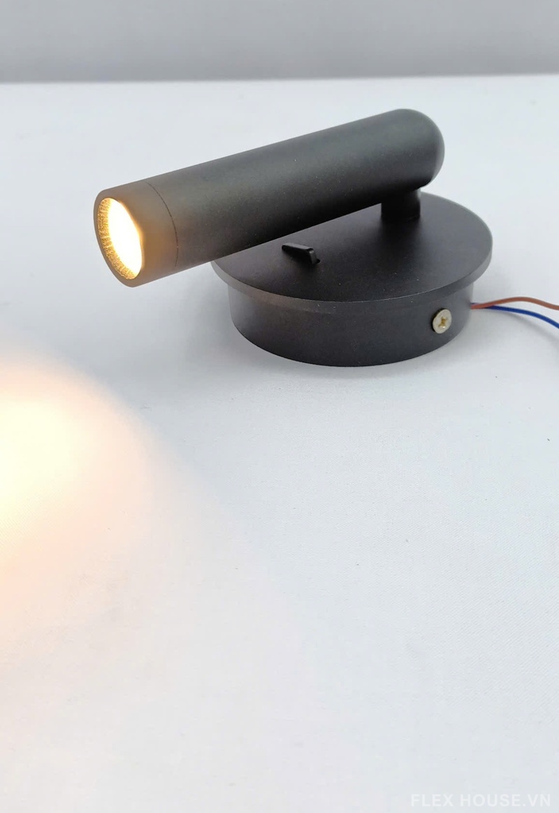 Đèn tường rọi tranh gương spa bằng hợp kim lắp nổi VRT21 8 Đèn tường rọi tranh gương spa bằng hợp kim lắp nổi VRT21