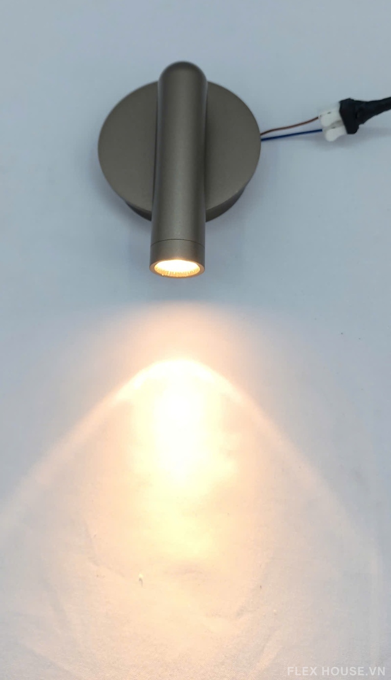 Đèn tường rọi tranh gương spa bằng hợp kim lắp nổi VRT21 5 Đèn tường rọi tranh gương spa bằng hợp kim lắp nổi VRT21