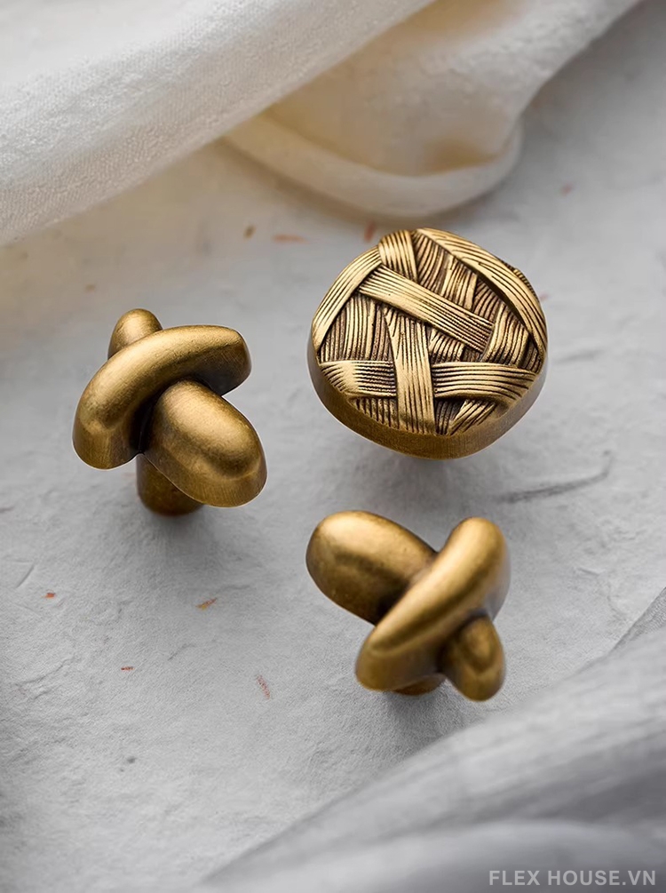 Núm tay nắm tủ đồng đan chéo cổ điển Woven Knot LT7587 4 Núm tay nắm tủ đồng đan chéo cổ điển Woven Knot LT7587 9