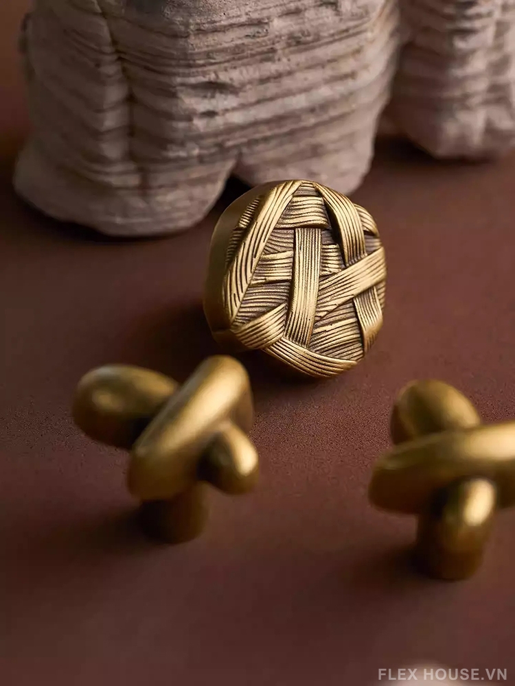 Núm tay nắm tủ đồng đan chéo cổ điển Woven Knot LT7587 2 Núm tay nắm tủ đồng đan chéo cổ điển Woven Knot LT7587 7
