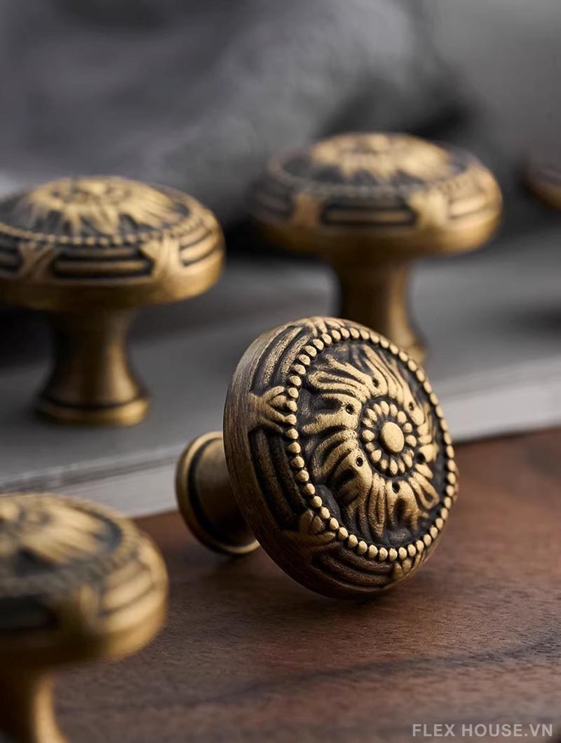 Núm tay nắm tủ đồng hoa văn cổ điển Sunflower LT555 9 Núm tay nắm tủ đồng hoa văn cổ điển Sunflower LT555 15