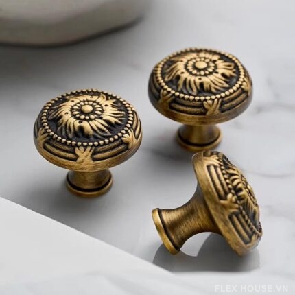 Núm tay nắm tủ đồng hoa văn cổ điển Sunflower LT555