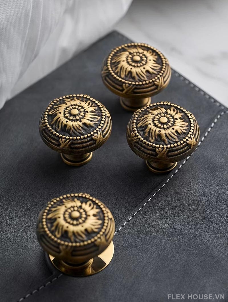 Núm tay nắm tủ đồng hoa văn cổ điển Sunflower LT555 3 Núm tay nắm tủ đồng hoa văn cổ điển Sunflower LT555 9