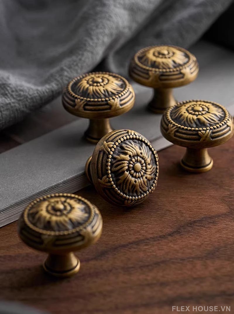 Núm tay nắm tủ đồng hoa văn cổ điển Sunflower LT555 2 Núm tay nắm tủ đồng hoa văn cổ điển Sunflower LT555 8