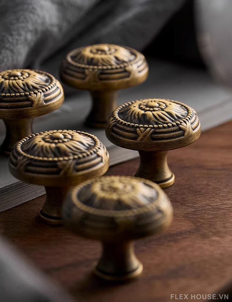 Núm tay nắm tủ đồng hoa văn cổ điển Sunflower LT555 1 Núm tay nắm tủ đồng hoa văn cổ điển Sunflower LT555 7