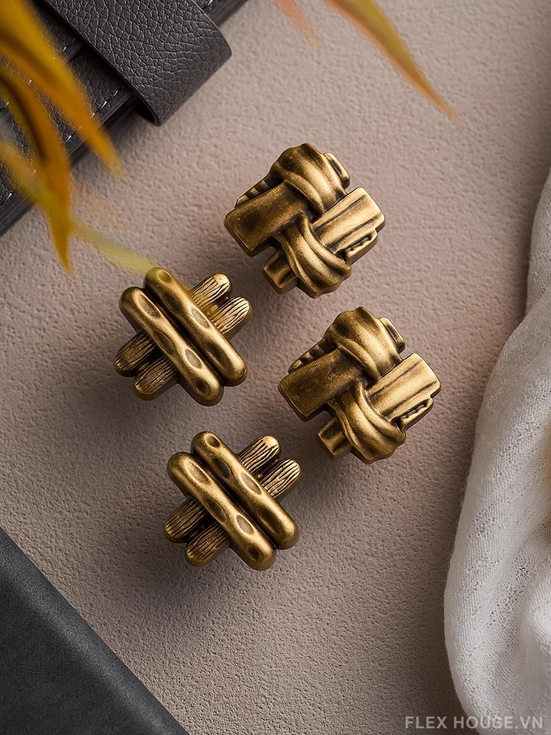 Núm tay nắm tủ đồng nút thắt cổ điển LT6375 5 Núm tay nắm tủ đồng nút thắt cổ điển LT6375 10