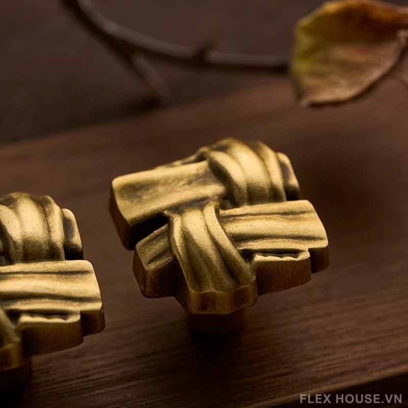 Núm tay nắm tủ đồng nút thắt cổ điển LT6375 3 Núm tay nắm tủ đồng nút thắt cổ điển LT6375 8
