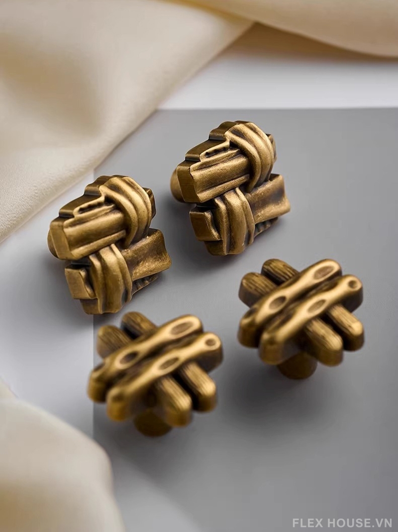 Núm tay nắm tủ đồng nút thắt cổ điển LT6375 1 Núm tay nắm tủ đồng nút thắt cổ điển LT6375 6