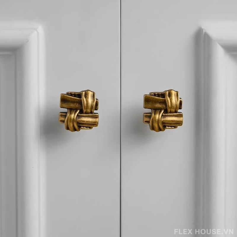 Núm tay nắm tủ đồng nút thắt cổ điển LT6375 8 Núm tay nắm tủ đồng nút thắt cổ điển LT6375 13