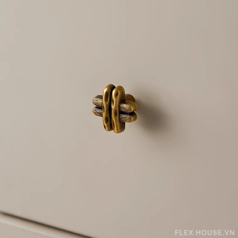 Núm tay nắm tủ đồng nút thắt cổ điển LT6375 14 Núm tay nắm tủ đồng nút thắt cổ điển LT6375 19