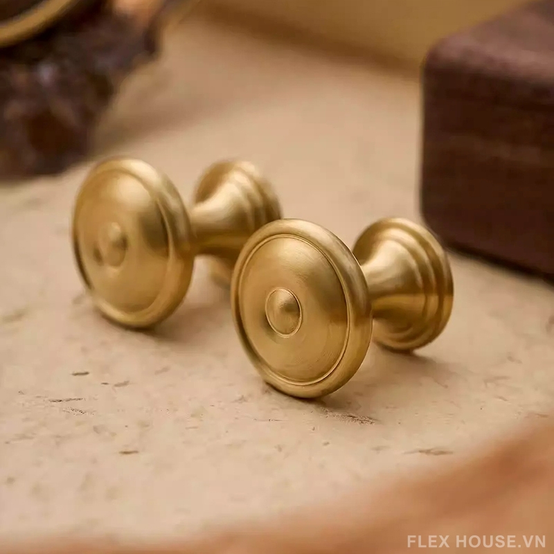 Núm tay nắm tủ đồng tròn phong cách Âu Retro LT5917 6 Núm tay nắm tủ đồng tròn phong cách Âu Retro LT5917 11