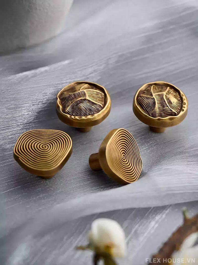 Núm tay nắm tủ đồng vân xoắn Retro LT784 6 Núm tay nắm tủ đồng vân xoắn Retro LT784 10