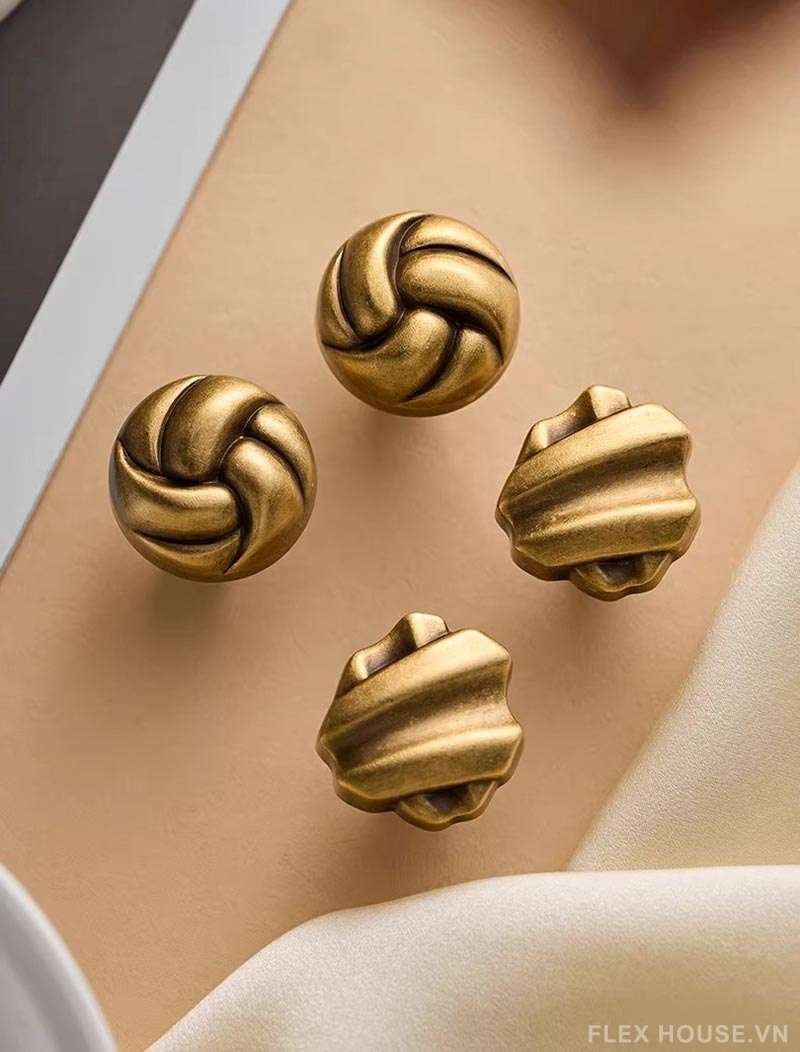 Núm tay nắm tủ đồng xoắn Retro Knot LT8309 2 Núm tay nắm tủ đồng xoắn Retro Knot LT8309 7