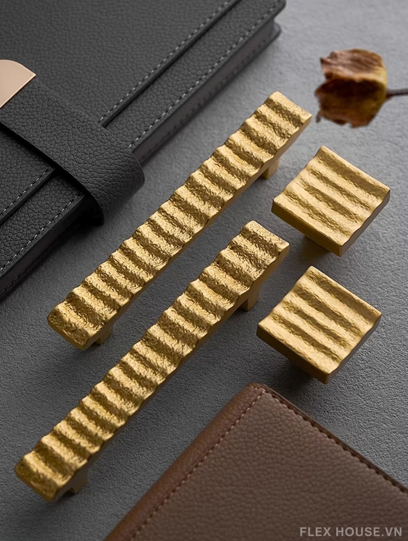 Tay nắm đồng thau tủ gân nổi nghệ thuật LT3989 4 Tay nắm đồng thau tủ gân nổi nghệ thuật LT3989 10