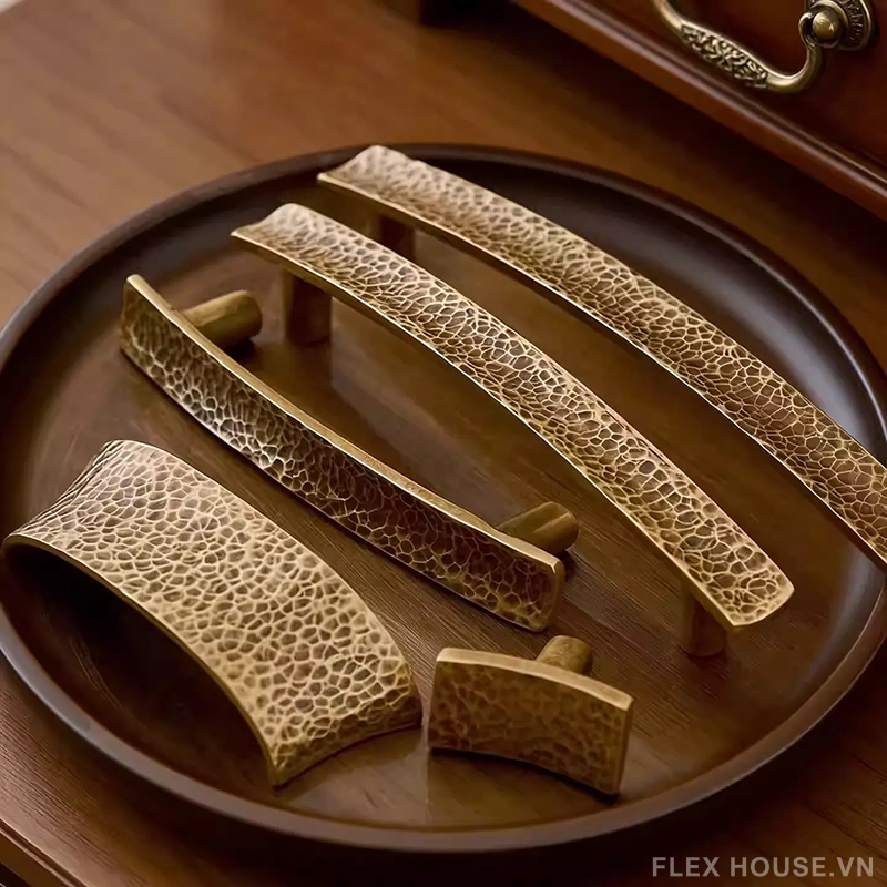 Tay nắm tủ đồng rèn Retro kiểu Pháp DX1312 4 Tay nắm tủ đồng rèn Retro kiểu Pháp DX1312 8