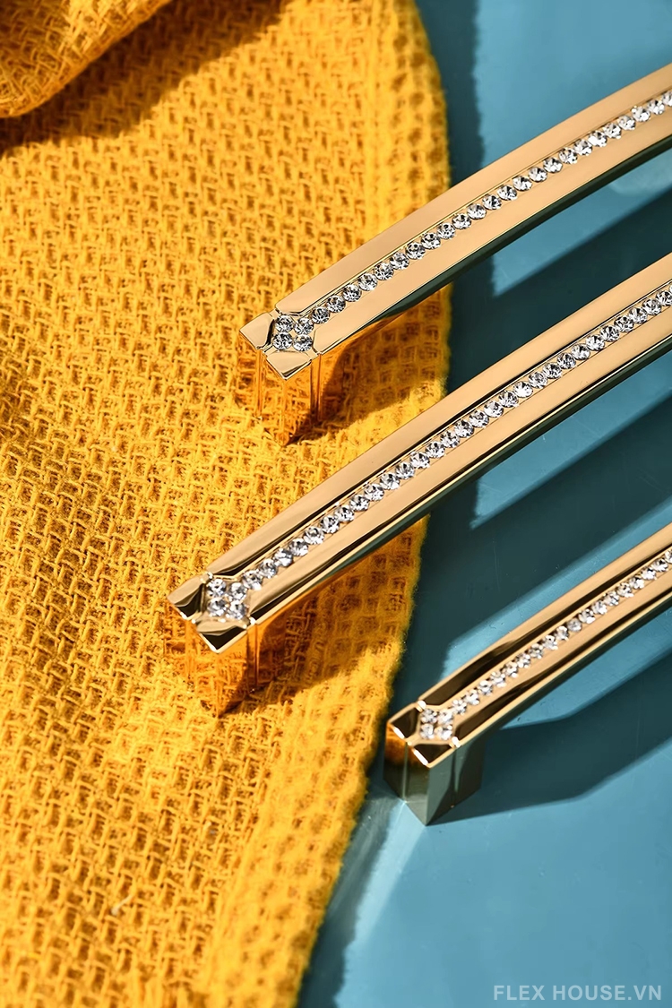 Tay nắm tủ hợp kim đính đá hiện đại cao cấp JM791Y 1 Tay nắm tủ hợp kim đính đá hiện đại cao cấp JM791Y 5
