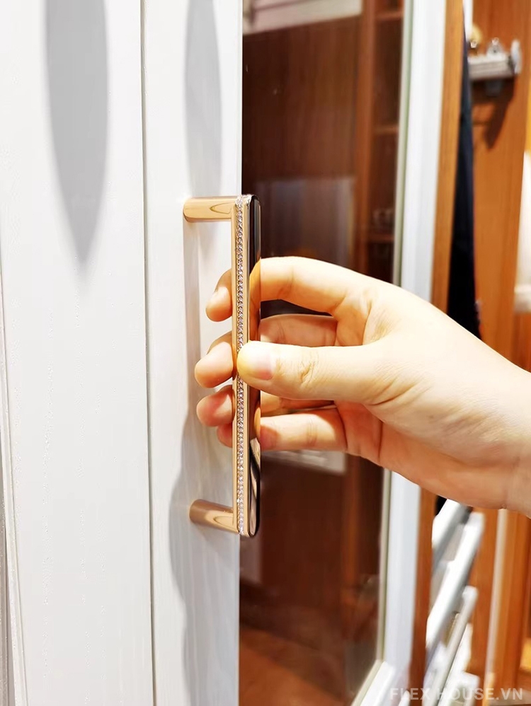 Tay nắm tủ hợp kim hiện đại đính đá cao cấp JM500Y 8 Tay nắm tủ hợp kim hiện đại đính đá cao cấp JM500Y 13