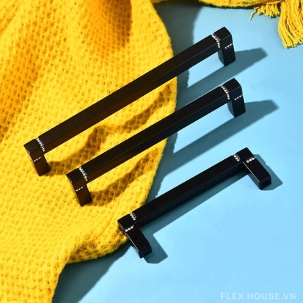 Tay nắm tủ hợp kim màu đen khảm đá hiện đại JM7658