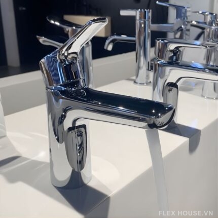 Vòi chậu rửa mặt nóng lạnh một tay gạt TOTO TLG03301V