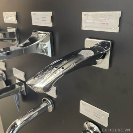 Vòi xả bồn tắm gắn tường hiện đại TOTO TBG09001B