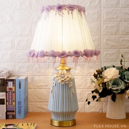 Đèn bàn gốm sứ chao vải lụa Shabby Chic SRL3875
