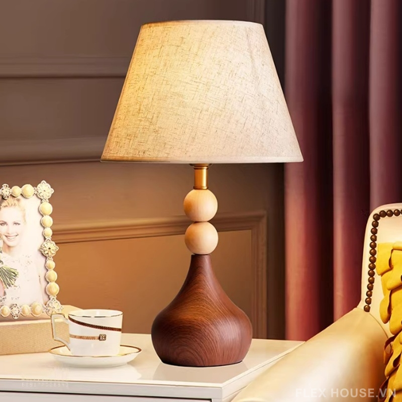 den-de-ban-trang-tri-khach-san-van-go-co-dien-srl5800-1 Đèn để bàn trang trí khách sạn vân gỗ cổ điển SRL5800