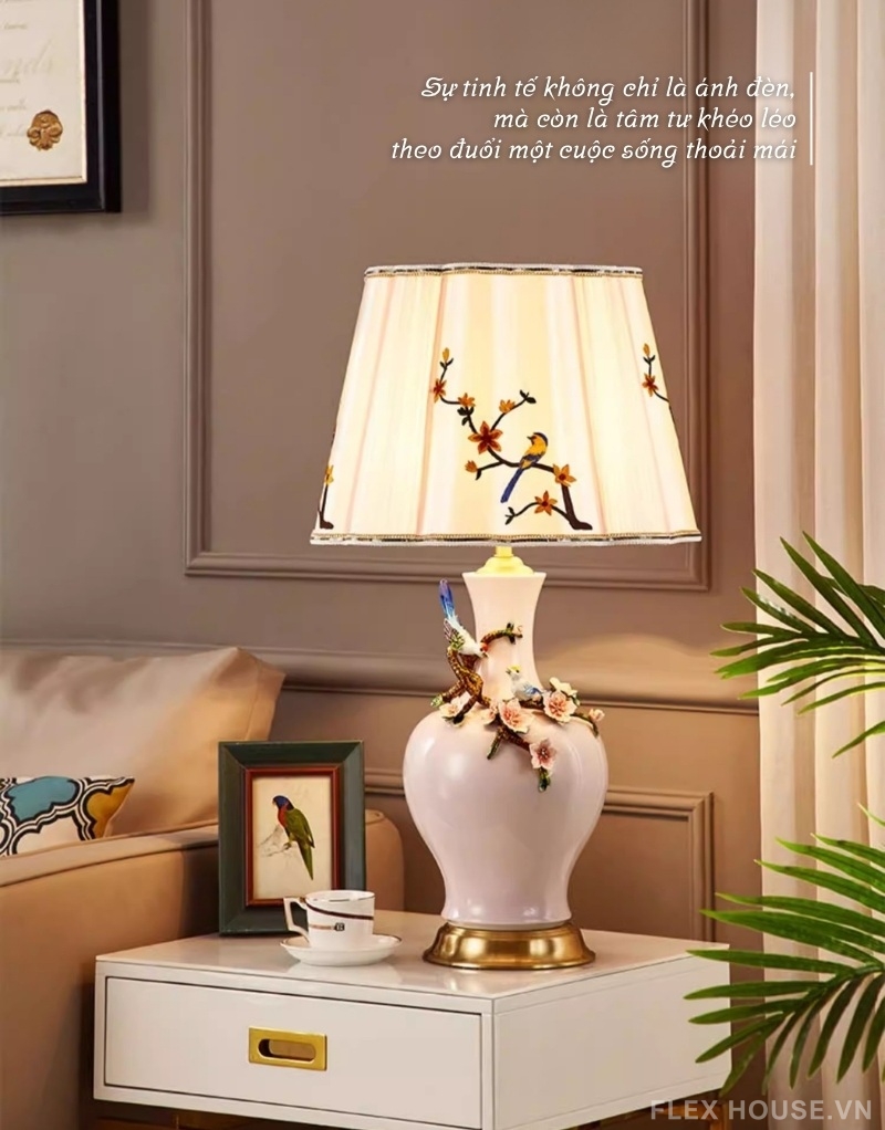 Đèn gốm vẽ men màu và chân đế đồng cổ điển SRL6359 2 Đèn gốm vẽ men màu và chân đế đồng cổ điển SRL6359