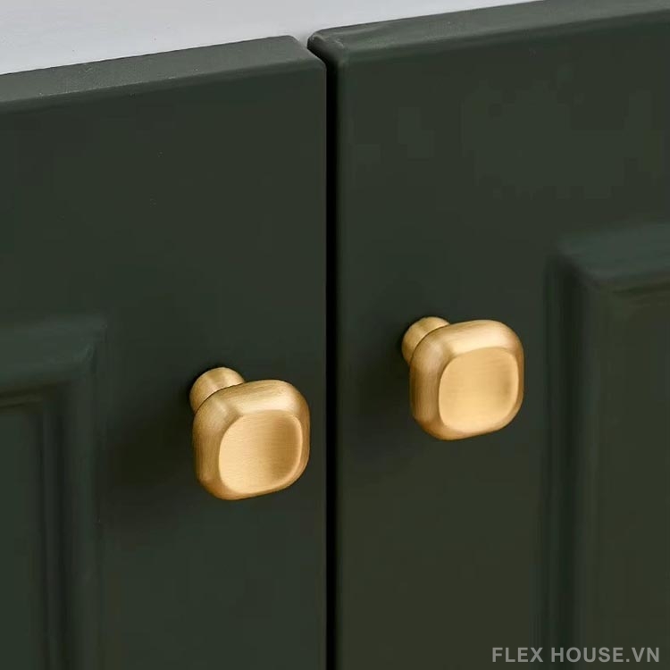 Núm tay nắm tủ đồng bo vuông tối giản LT5811 11 Núm tay nắm tủ đồng bo vuông tối giản LT5811 17