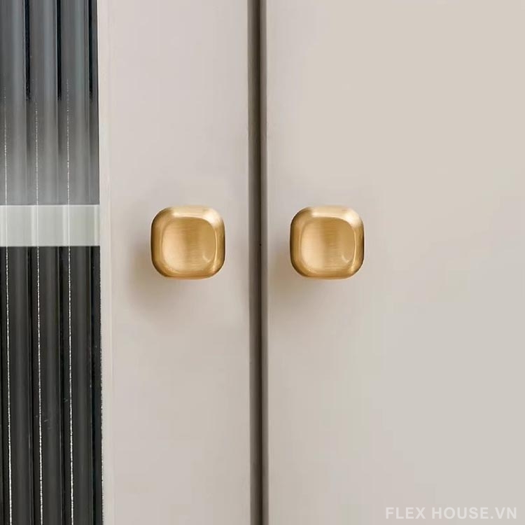 Núm tay nắm tủ đồng bo vuông tối giản LT5811 10 Núm tay nắm tủ đồng bo vuông tối giản LT5811 16
