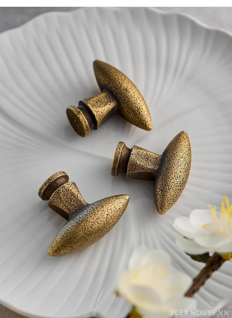 Núm tay nắm tủ đồng dáng Olive cổ điển Vintage LT675 4 Núm tay nắm tủ đồng dáng Olive cổ điển Vintage LT675 9