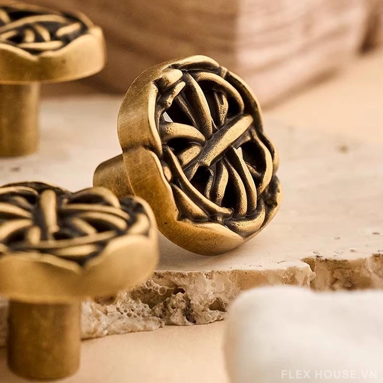 Núm tay nắm tủ đồng hoa văn đan lưới Retro LT4232 7 Núm tay nắm tủ đồng hoa văn đan lưới Retro LT4232 12